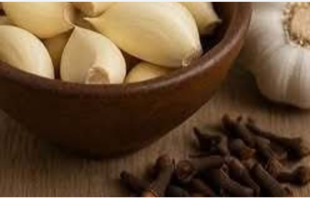 Douleur, rhumatismes, varices, arthrite essayez ceci ! 🧄🌿 Traitement efficace à l’ail et au clou de girofle !